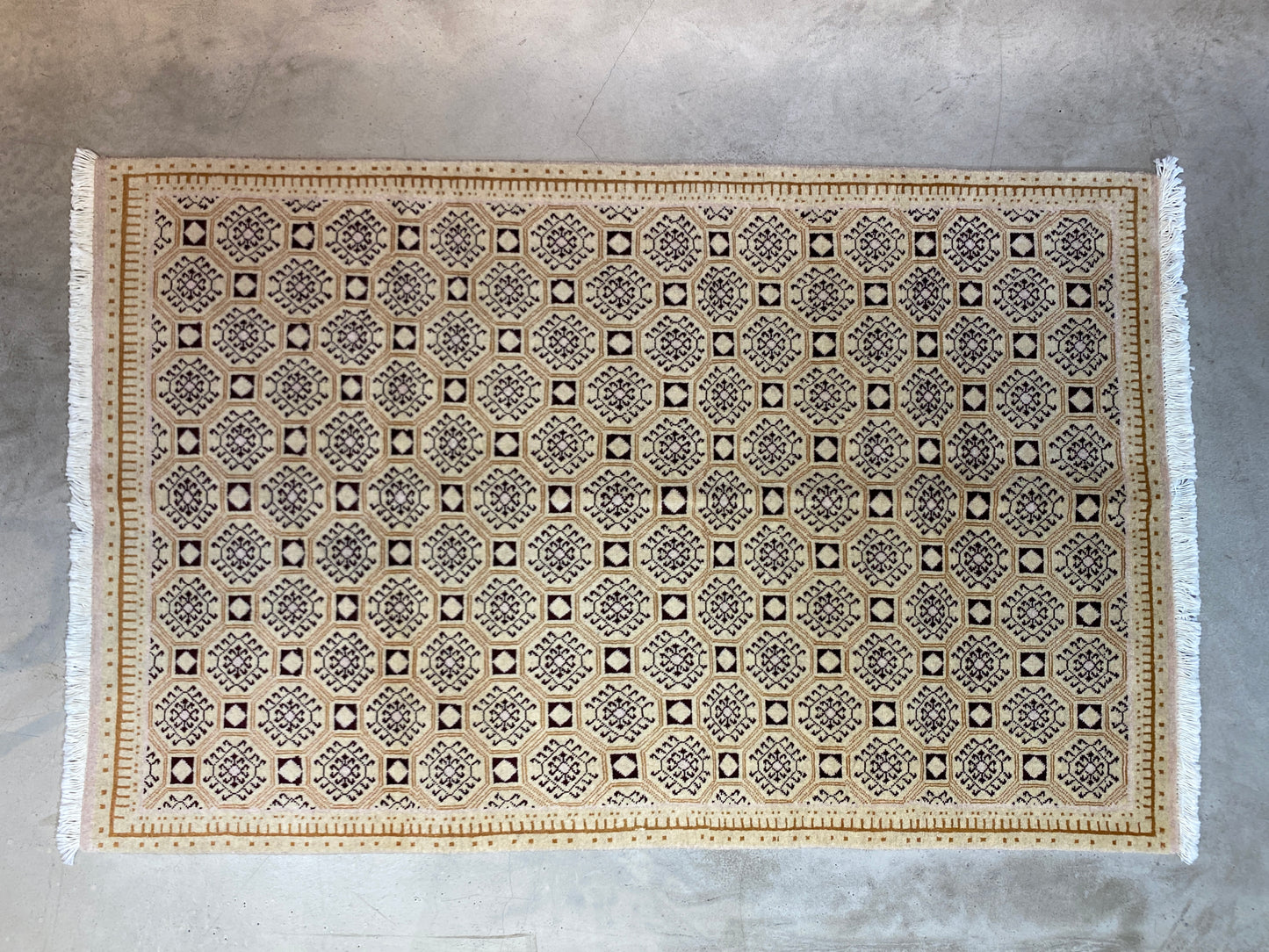 Tribal Rug 981688