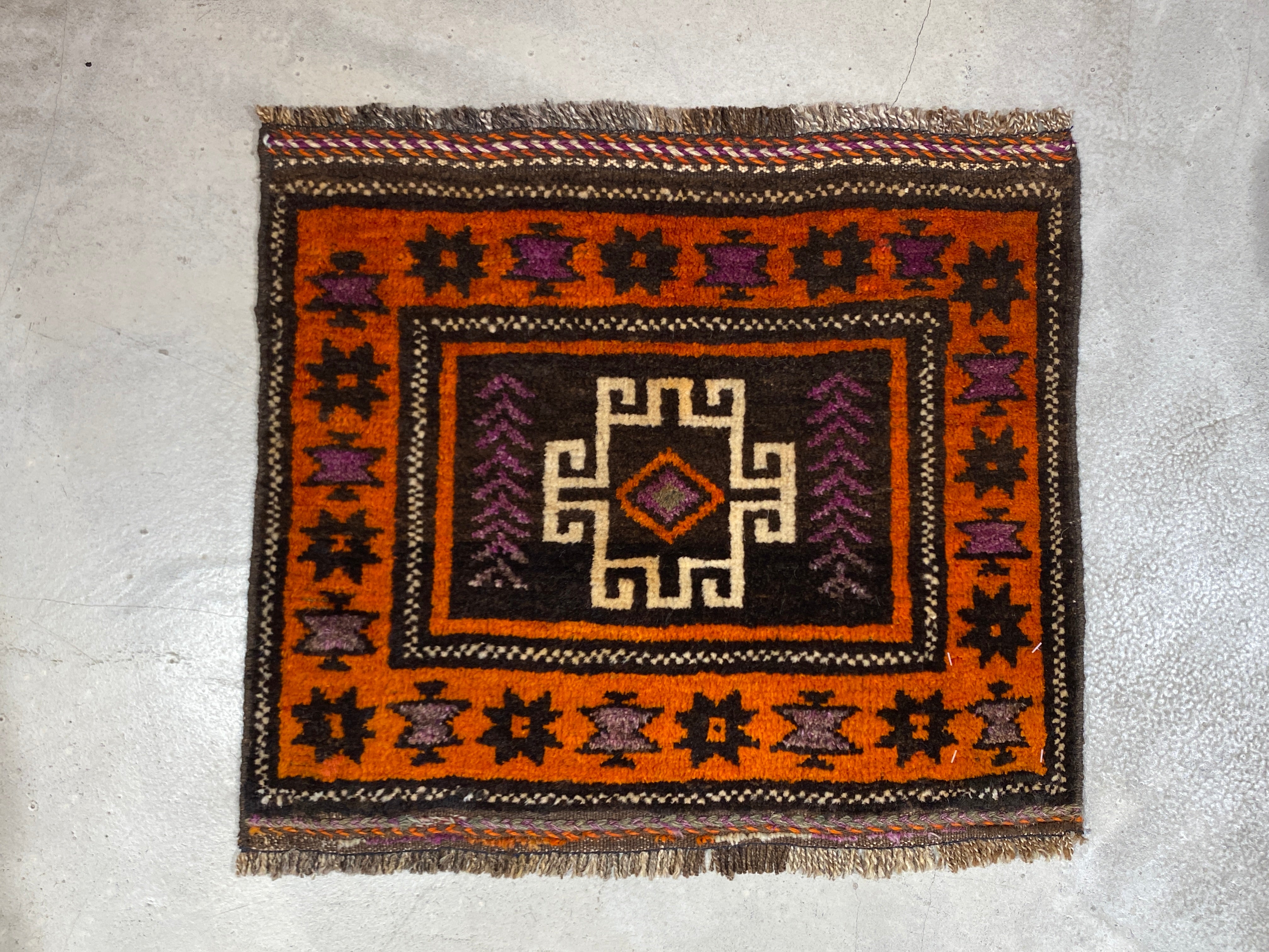 Tribal Rug 40026 – Layout online