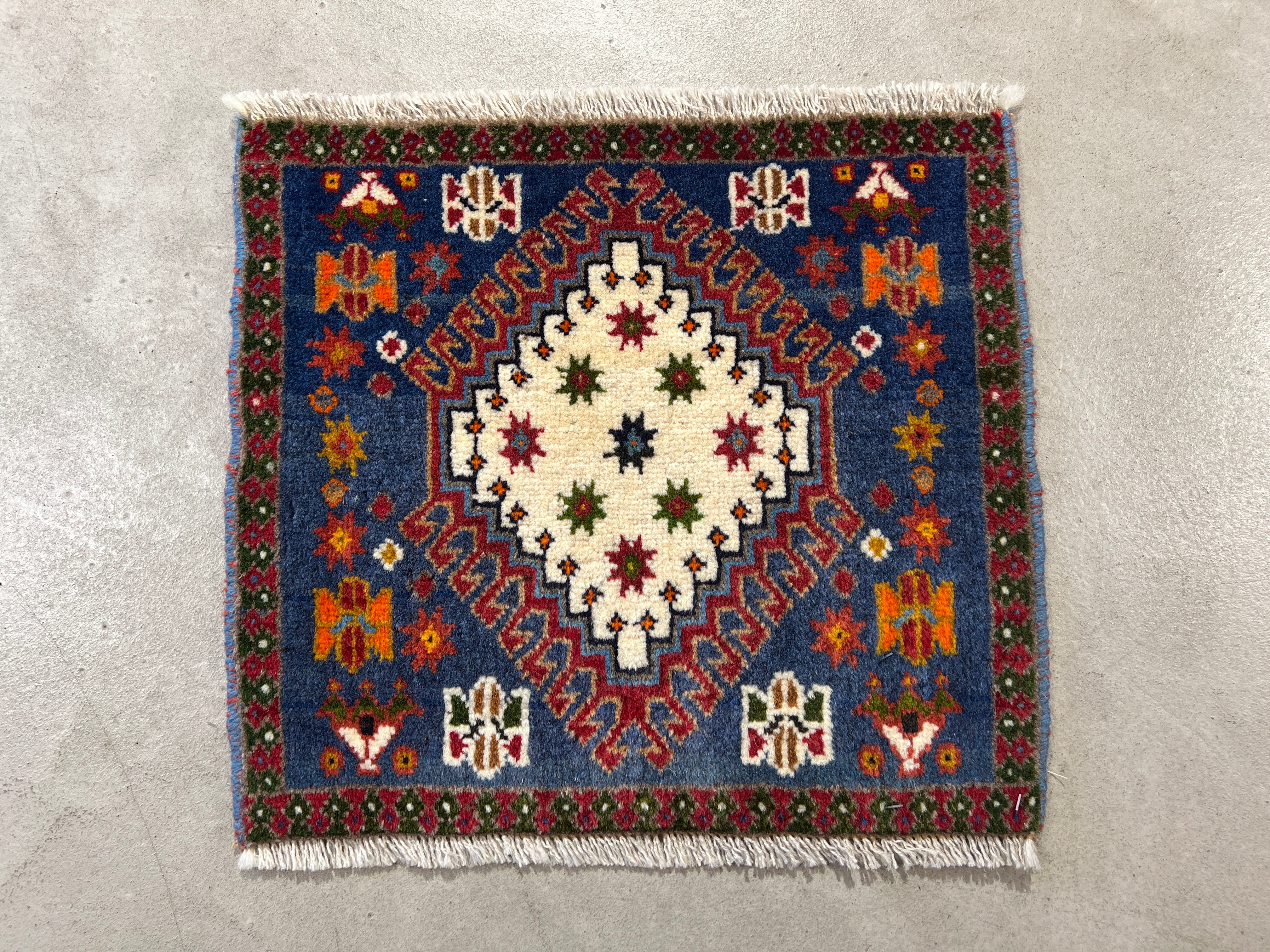 トライバルラグ – Layout online