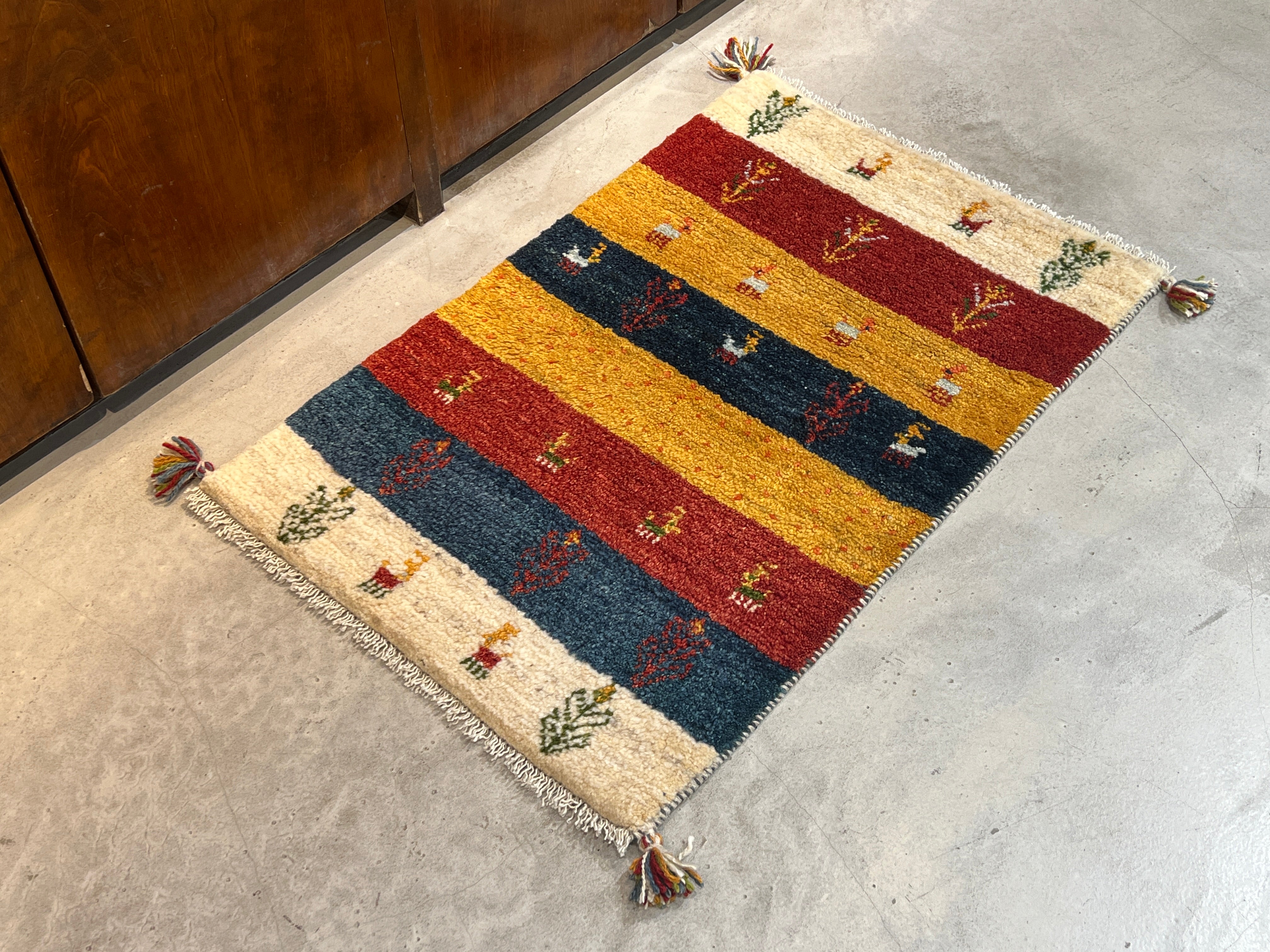 新入りのラグたち – Page 3 – Layout online