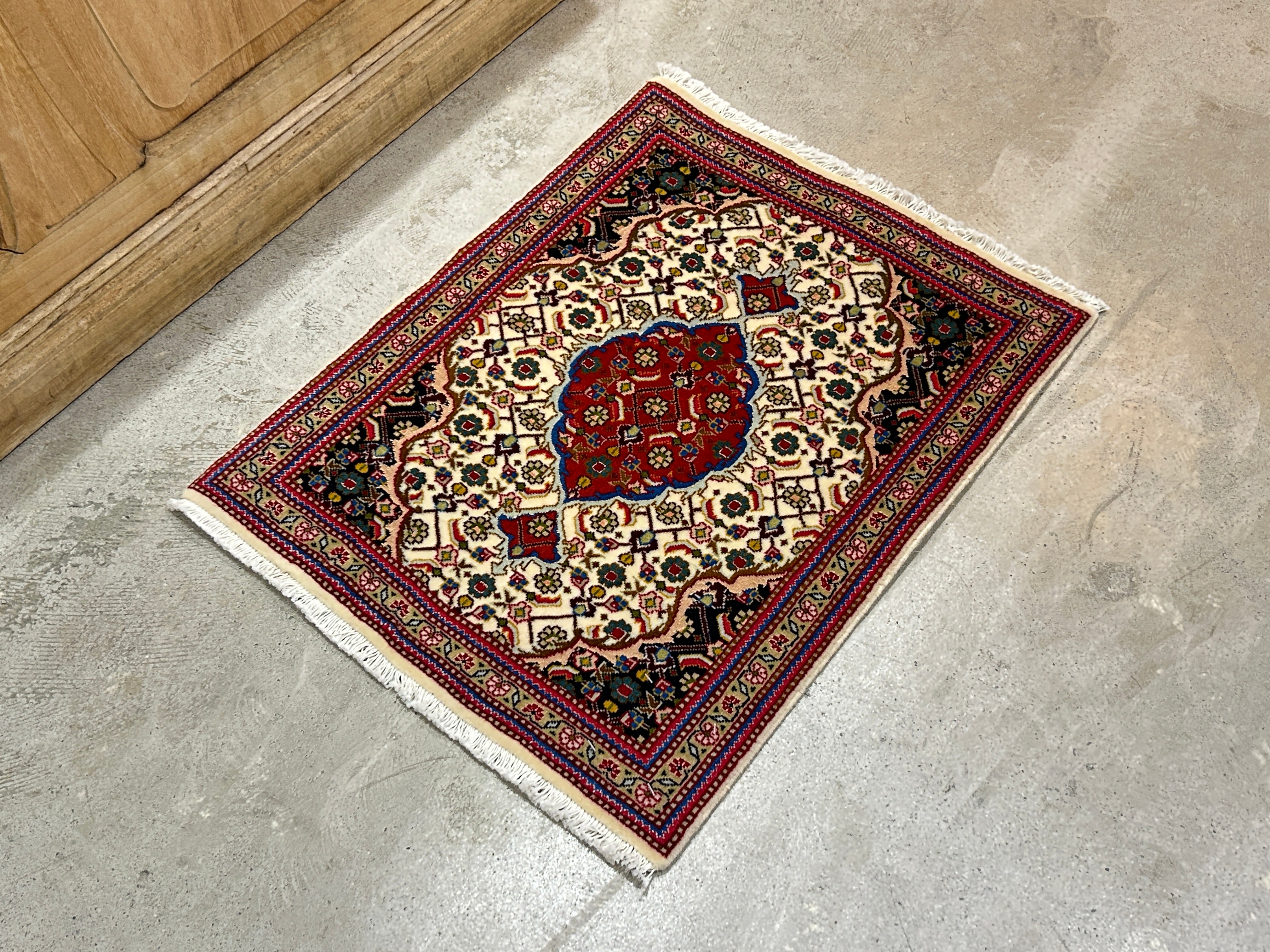 ラグ・カーペット persian rug Persian Rug – Layout online