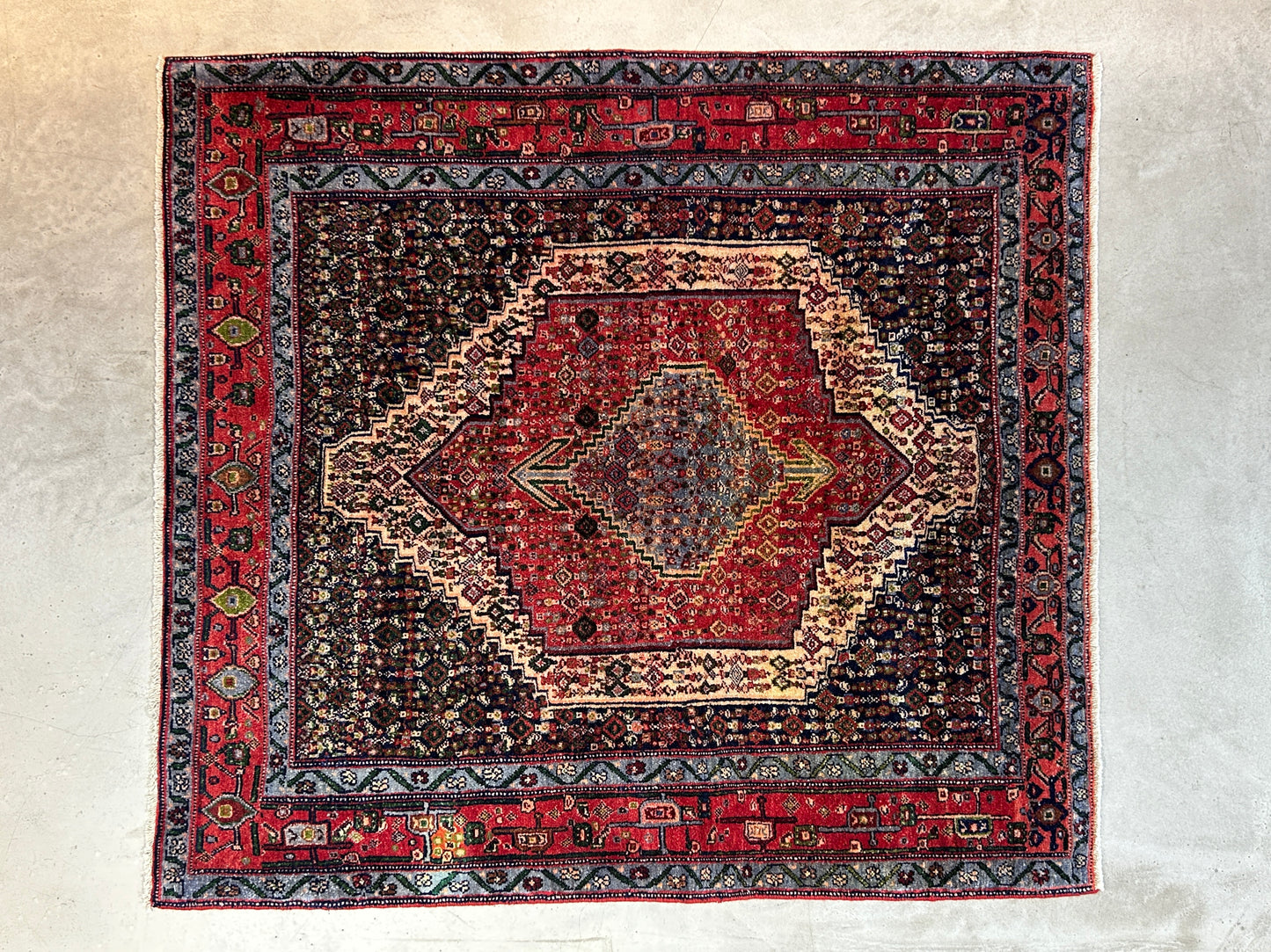 Tribal Rug 41871