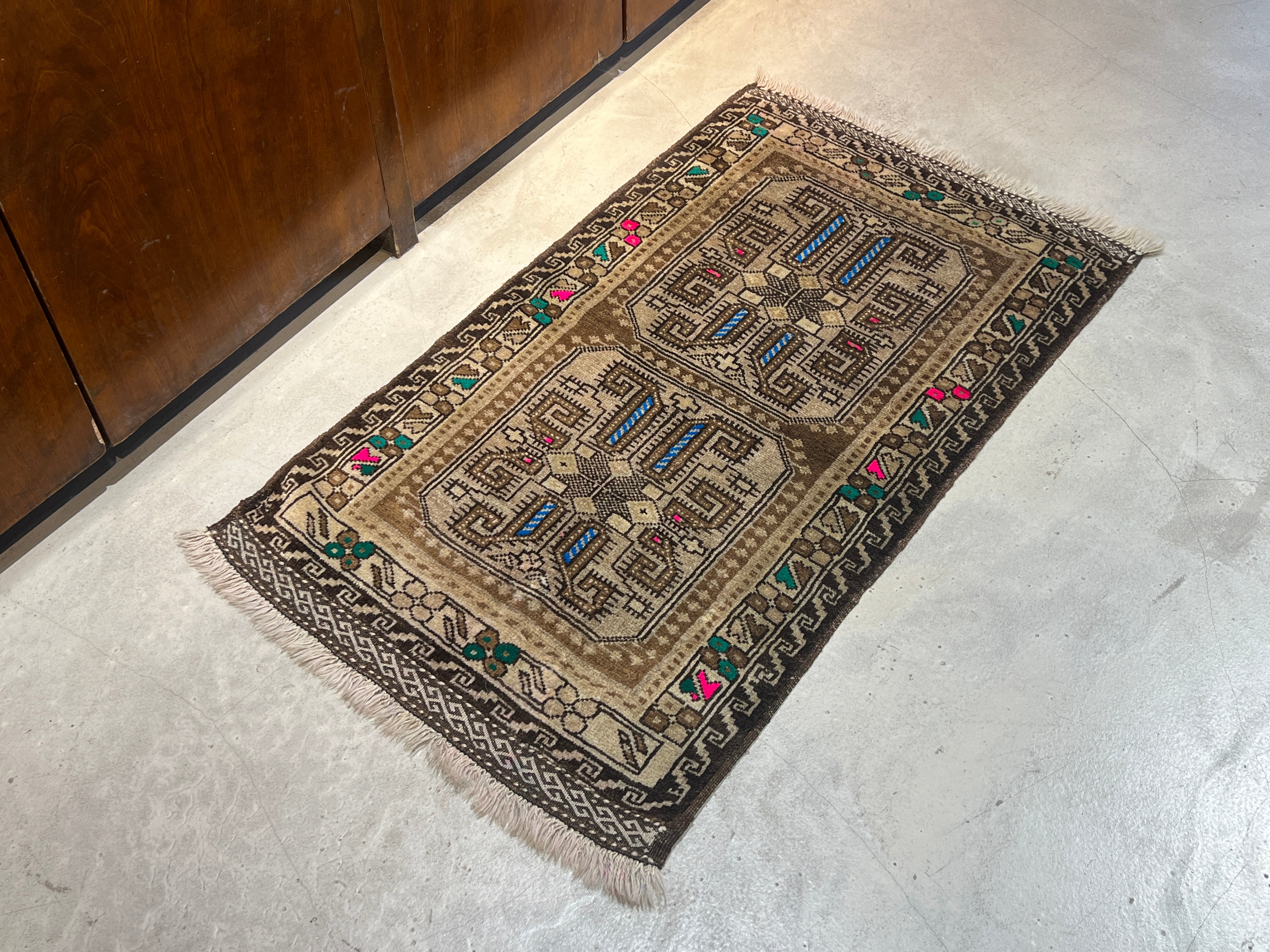 トライバルラグ – Layout online