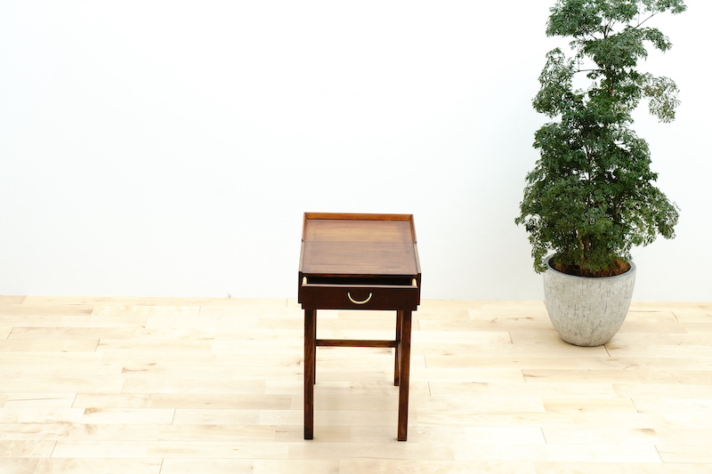 Side table/mahogany